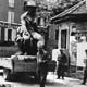 Statue Boissy dAnglas, déplacement (3) : Son déplacement en 1959, par lentreprise Gay. Cliché / André BROUTECHOUX