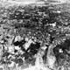 Vue aérienne Henrard v. 1950 (3) : Les quartiers de Cance, de l’hôtel de ville et jusqu’au coteau de Montalivet. Cliché / HENRARD, extrait des collections des Archives départementales de l’Ardèche